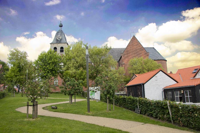 Sint-Martinuskerk dorpshart Hombeek