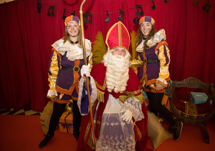 Sinterklaas en Pieten logeren een week in het stadhuis van Sintstad Mechelen